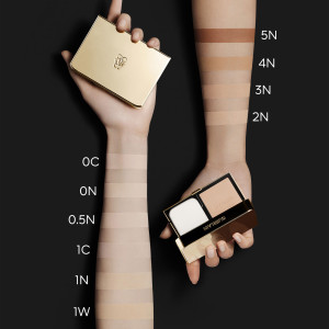 Parure Gold Skin Control - FOND DE TEINT COMPACT HAUTE PERFECTION & MATITÉ Effet rajeunissant - tenue 24h - sans transfert Parure Gold Skin Control - FOND DE TEINT COMPACT HAUTE PERFECTION & MATITÉ Effet rajeunissant - tenue 24h - sans transfert